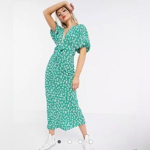 *NWOT* ASOS DESIGN - tie front midi tea dress in green based floral print